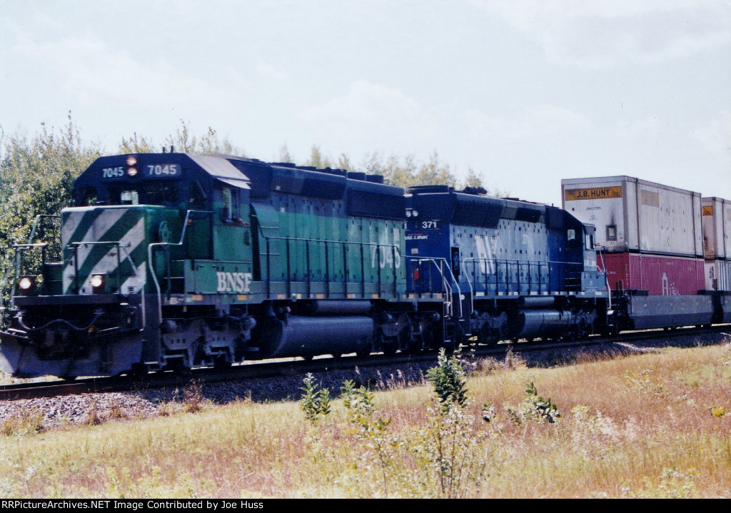 BNSF 7045 East